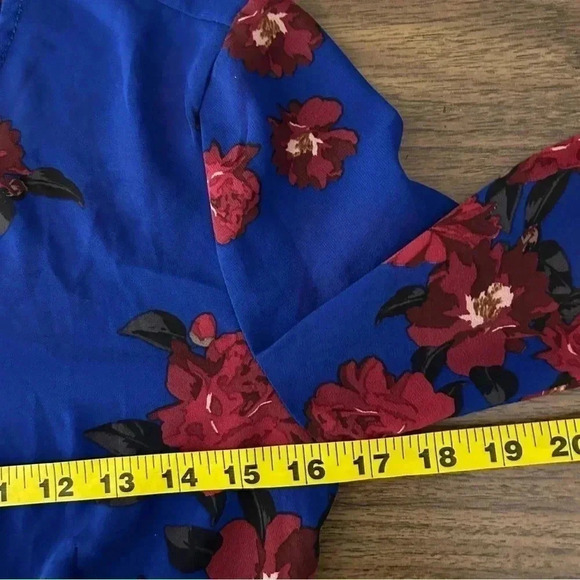 Dynamite floral flowy blouse XS - Picture 7 of 11